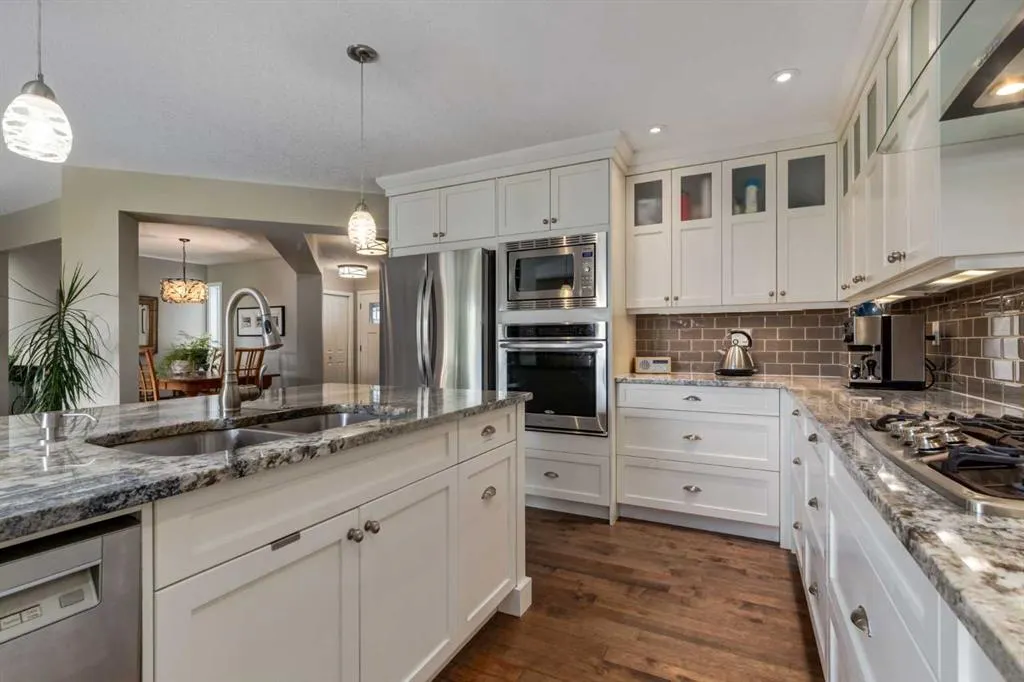 21 Springbank Rise SW
