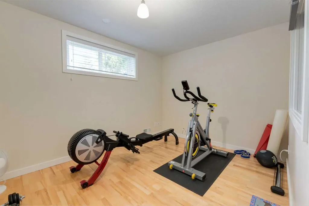 21 Springbank Rise SW