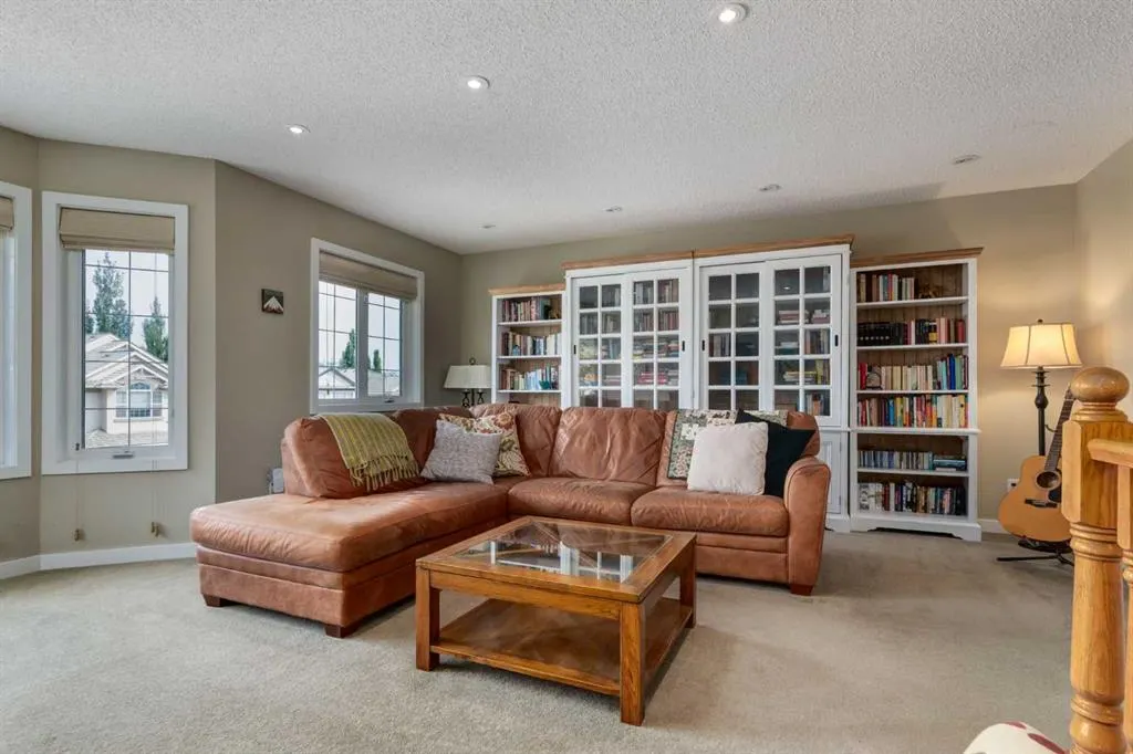 21 Springbank Rise SW