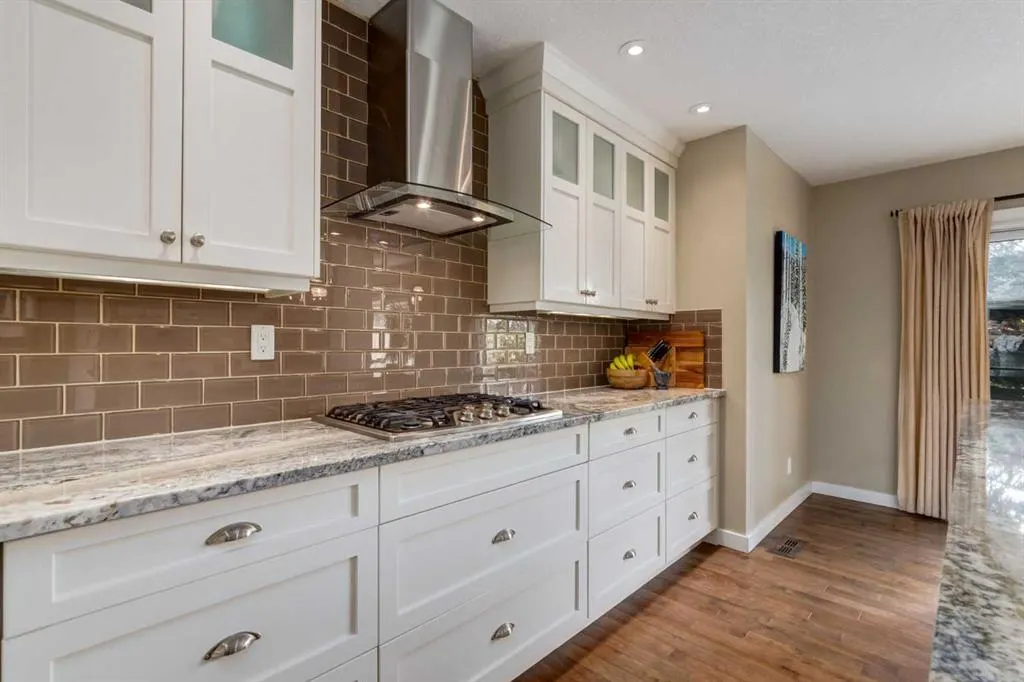21 Springbank Rise SW