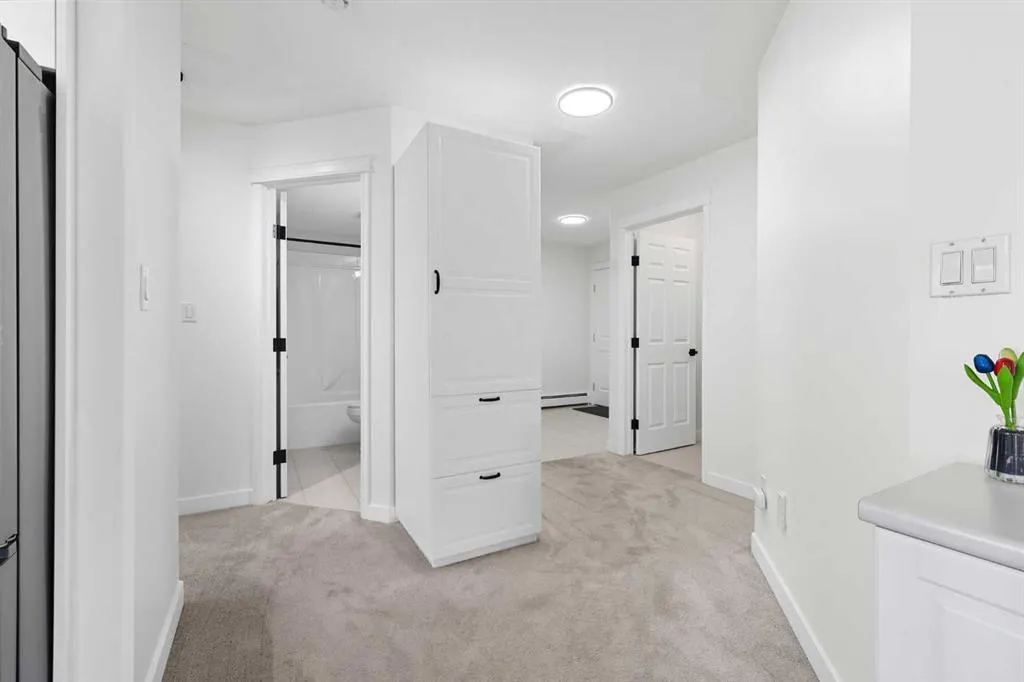 7451 Springbank Boulevard SW, #1211