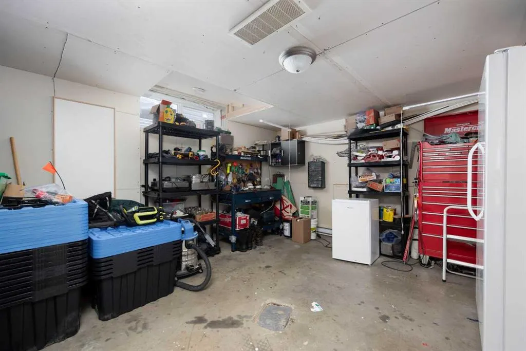 225 Hawthorn Way