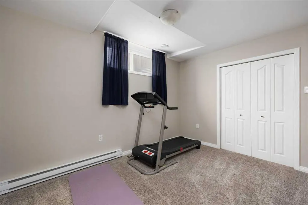 225 Hawthorn Way