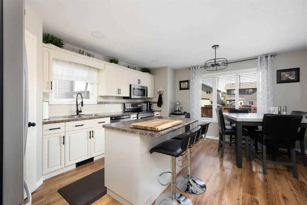 225 Hawthorn Way