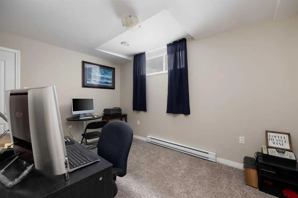 225 Hawthorn Way