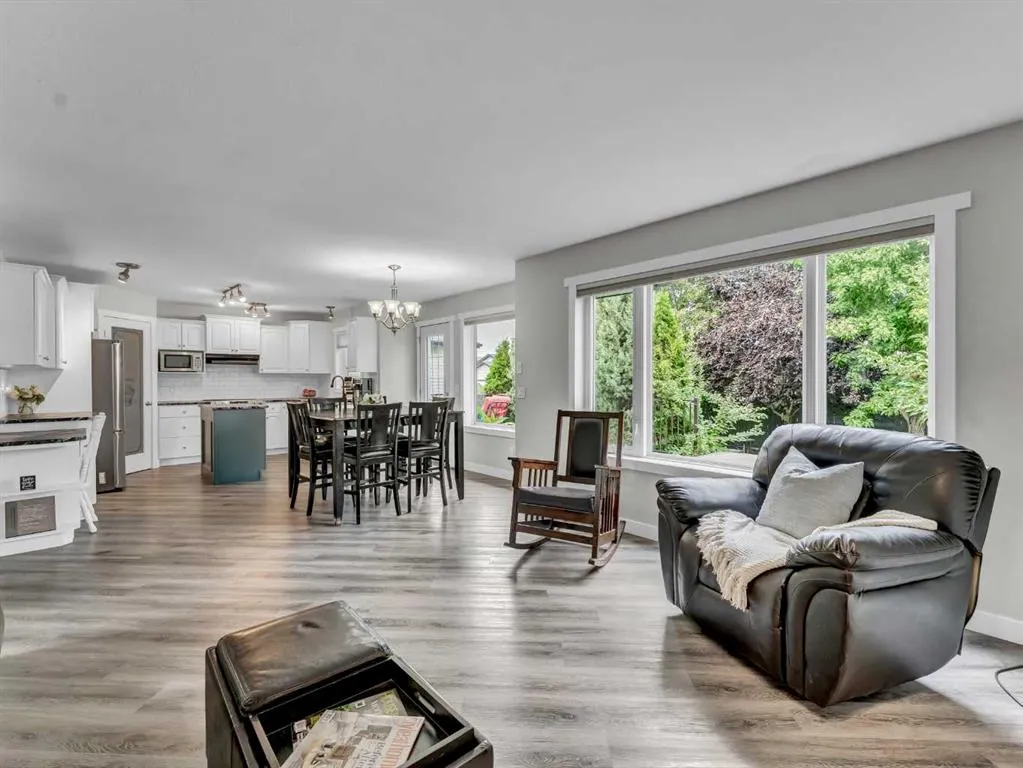 40 Terrace Close NE