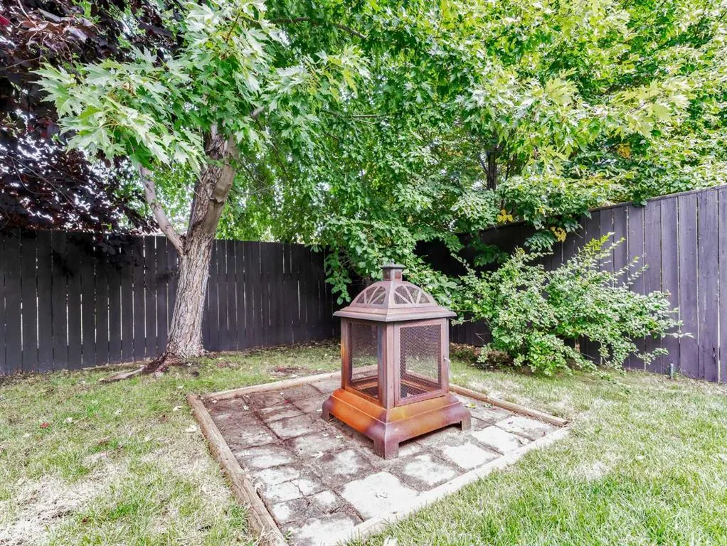 40 Terrace Close NE