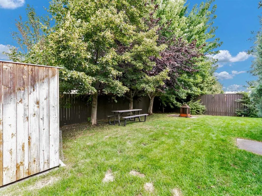 40 Terrace Close NE