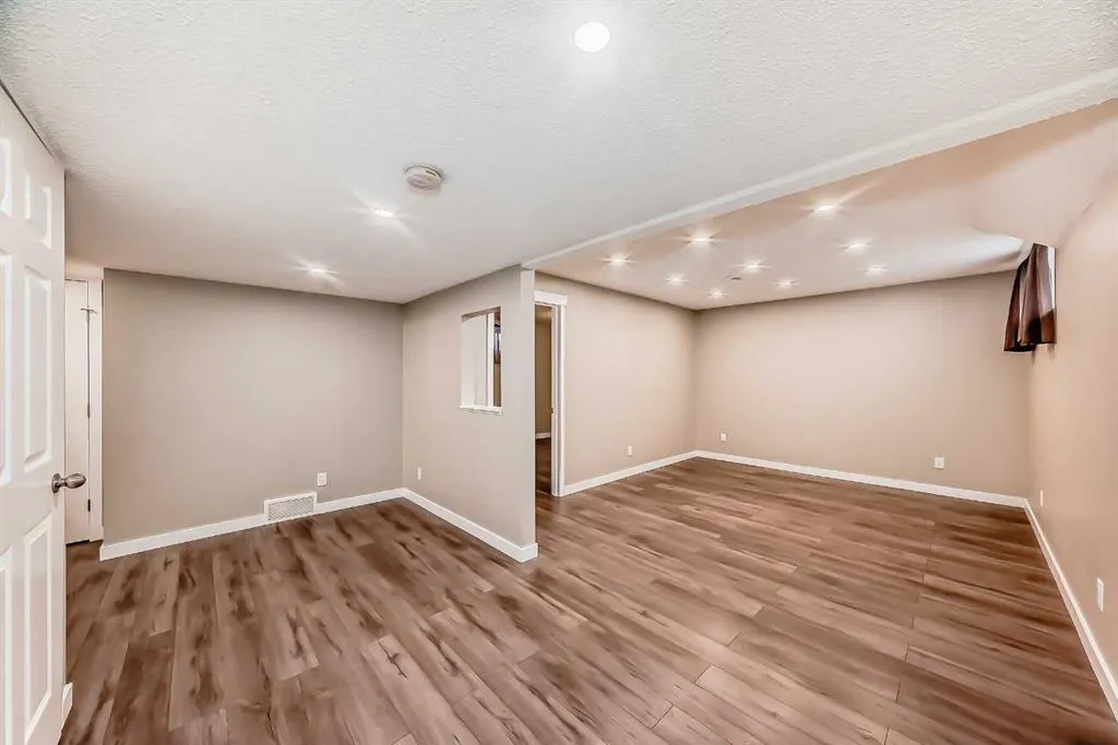 71 Hidden Ranch Close NW