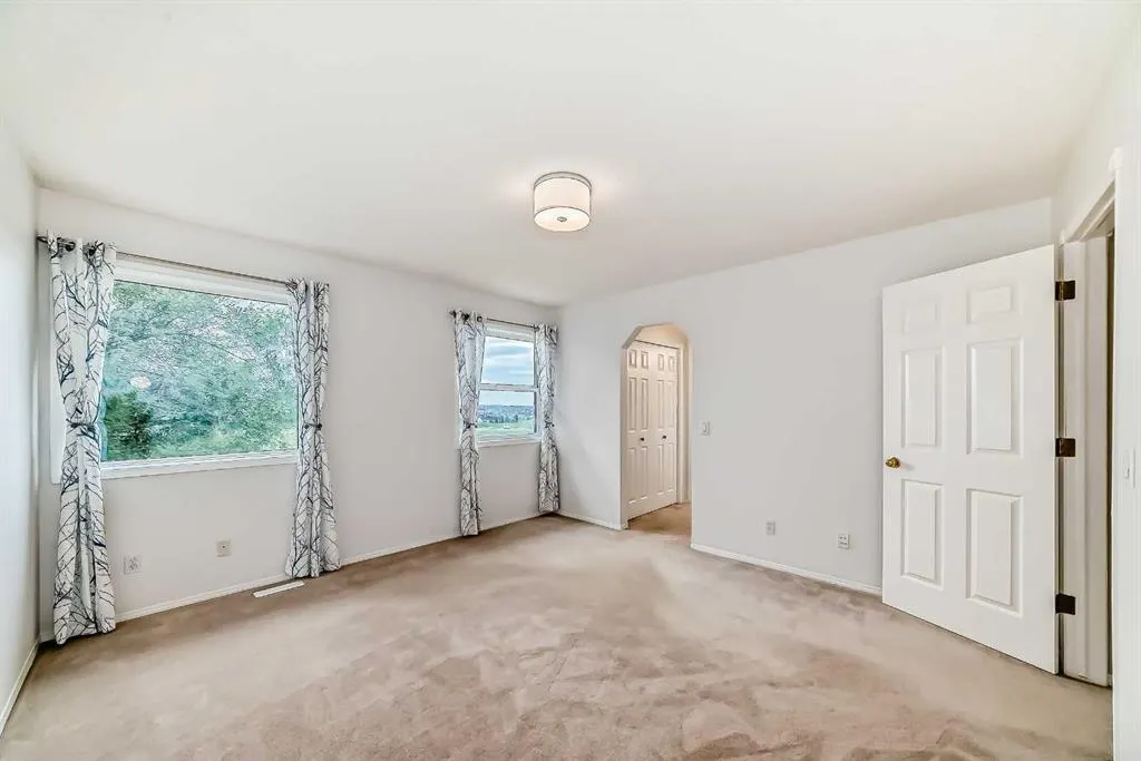 71 Hidden Ranch Close NW