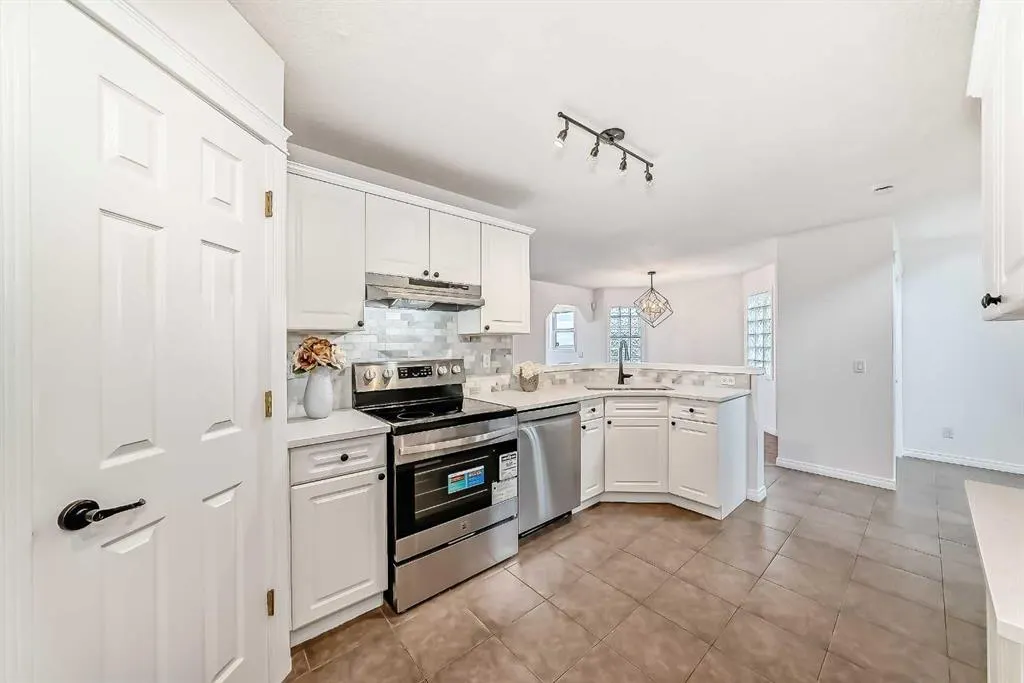71 Hidden Ranch Close NW