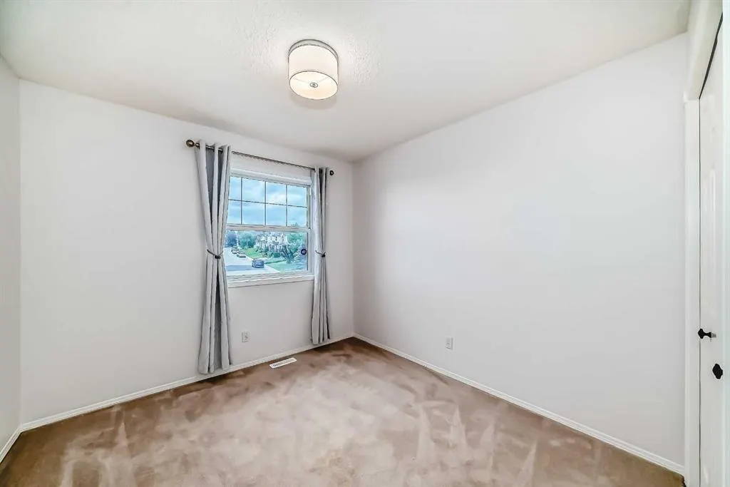 71 Hidden Ranch Close NW