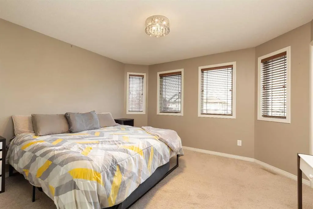 78 Keystone Terrace W