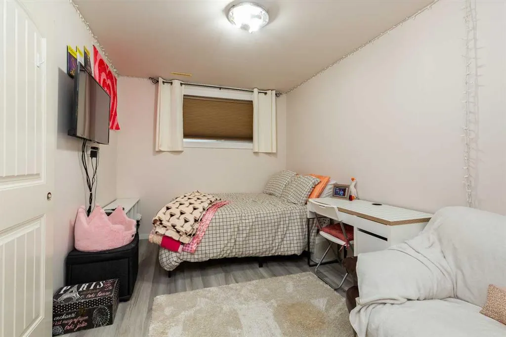 78 Keystone Terrace W