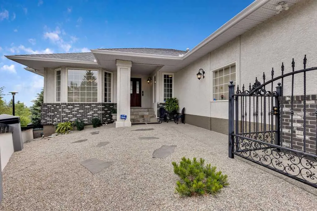 2922 Signal Hill Drive SW