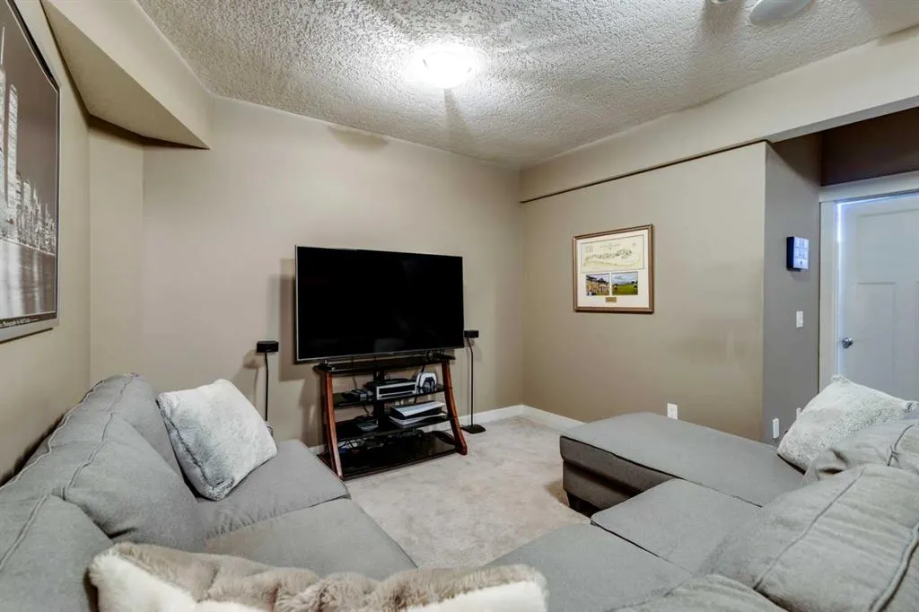 4613 17 Avenue NW, #2