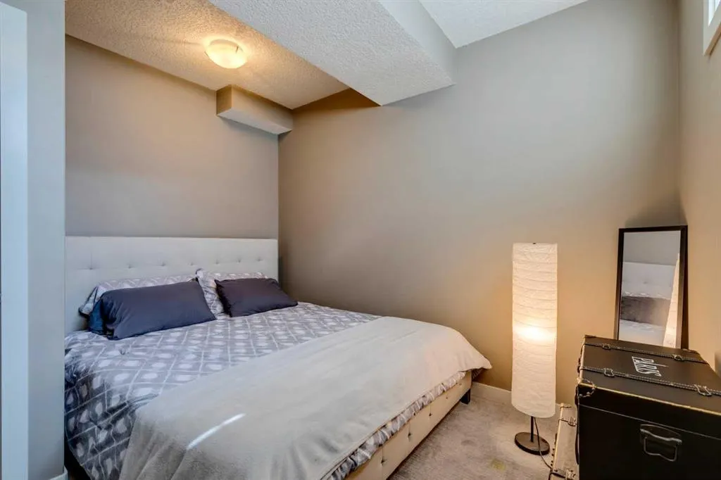4613 17 Avenue NW, #2