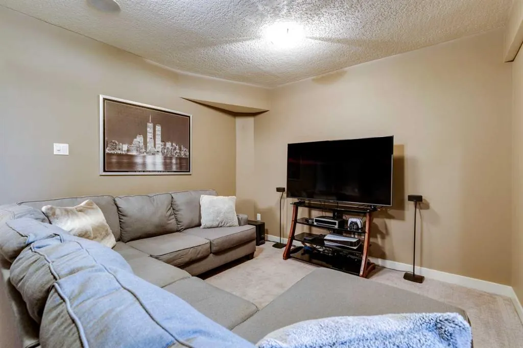 4613 17 Avenue NW, #2