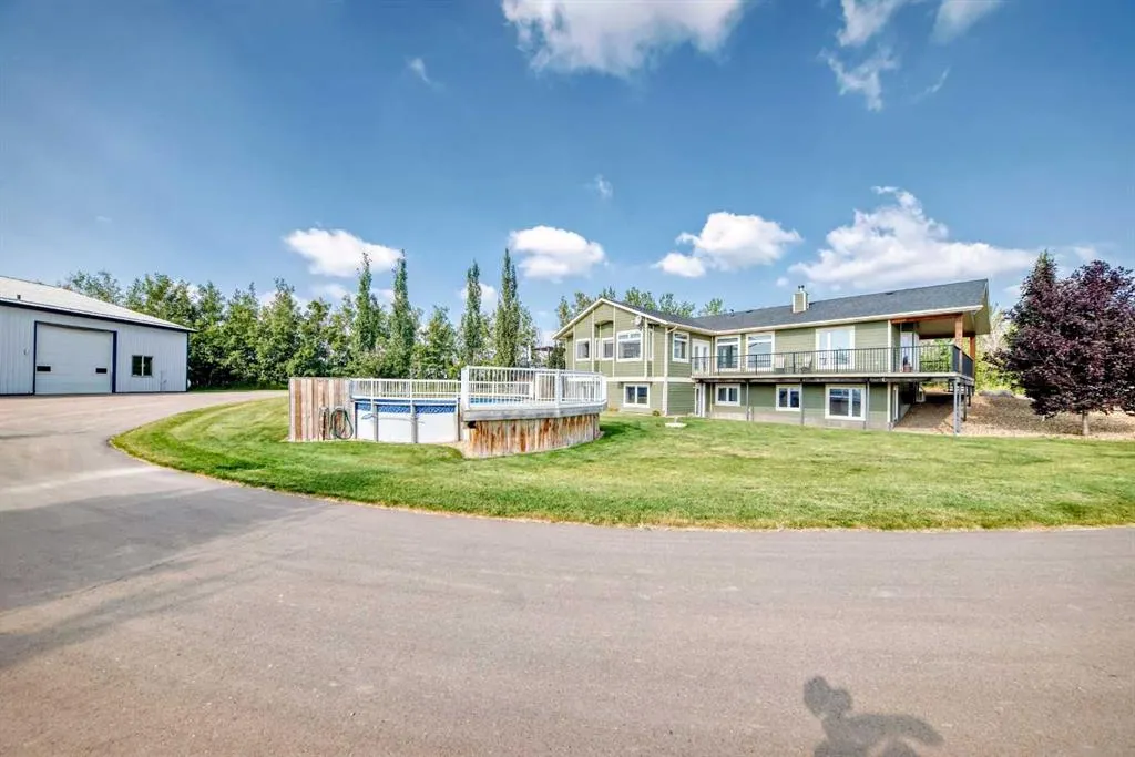 254041 Township Road 435