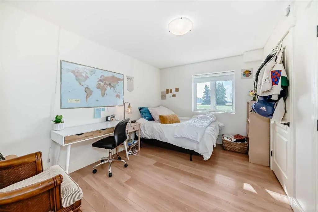 254041 Township Road 435