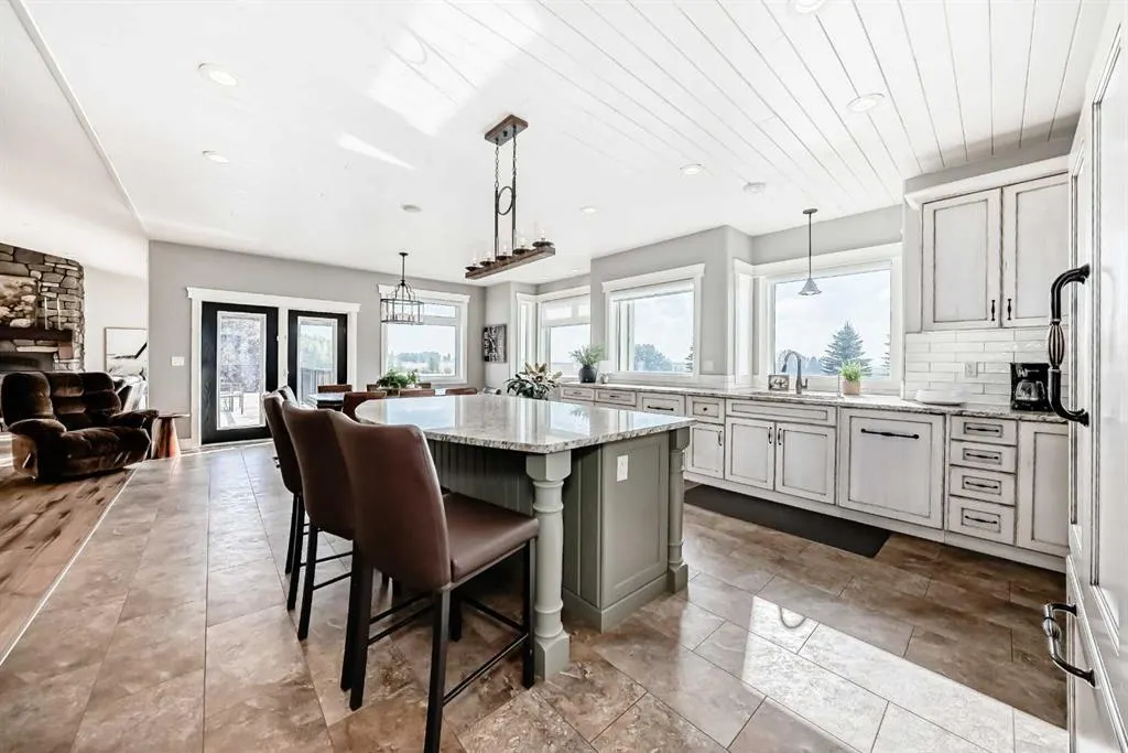 254041 Township Road 435