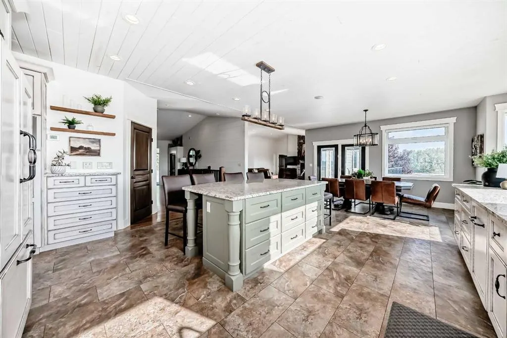 254041 Township Road 435