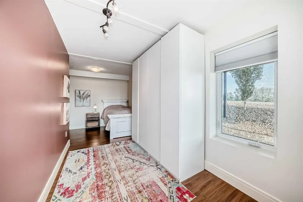 254041 Township Road 435