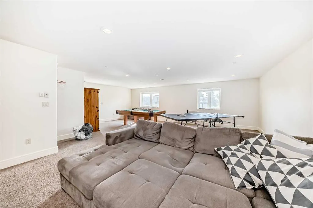 254041 Township Road 435