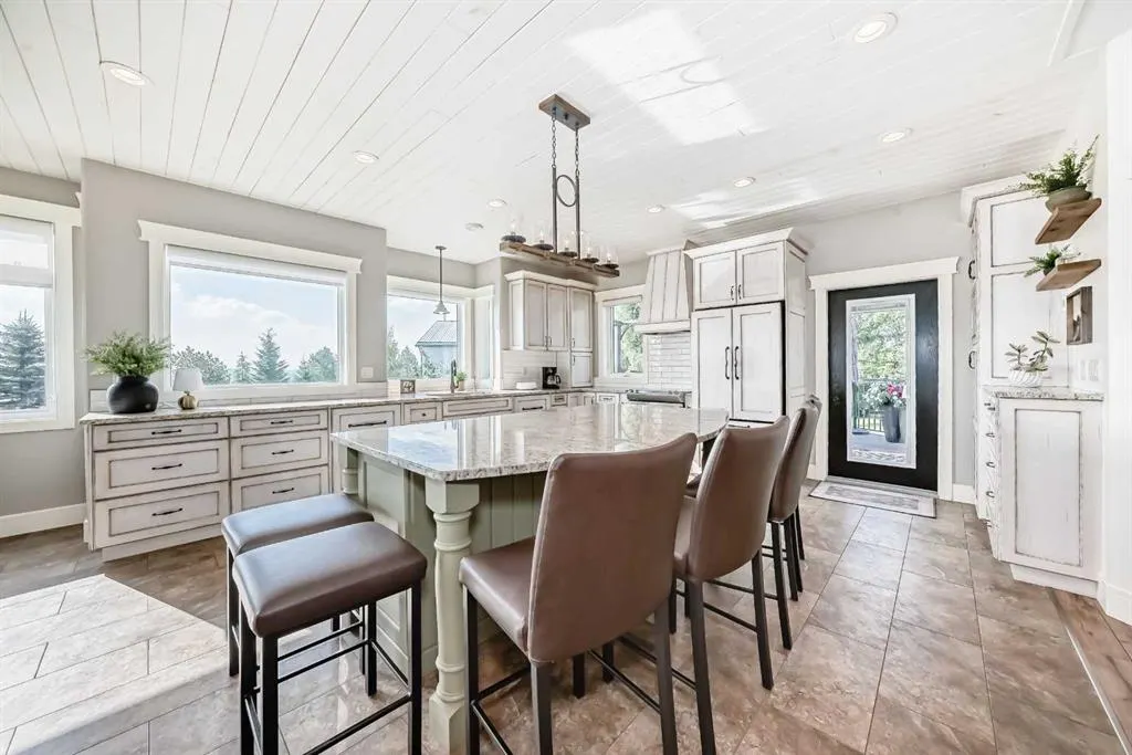 254041 Township Road 435
