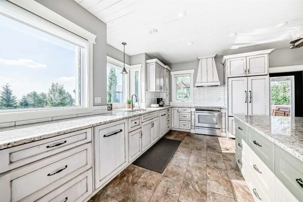 254041 Township Road 435