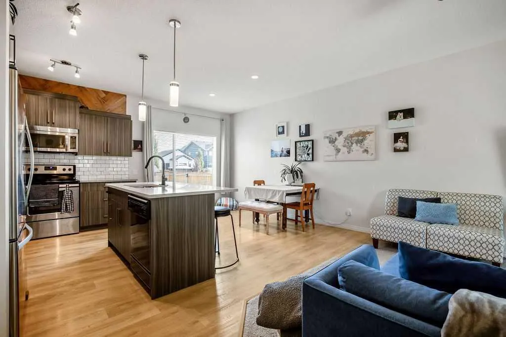 35 Drake Landing Boulevard