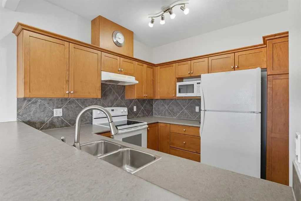 720 Willowbrook Road NW, #905