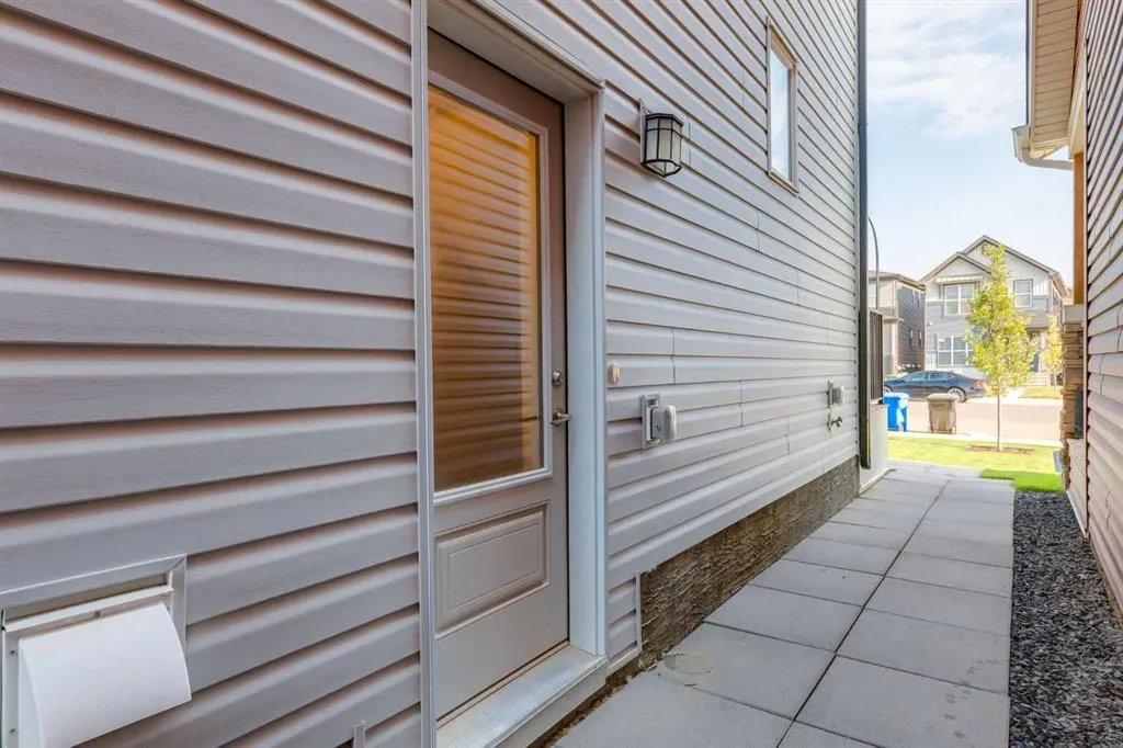 311 Livingston View NW