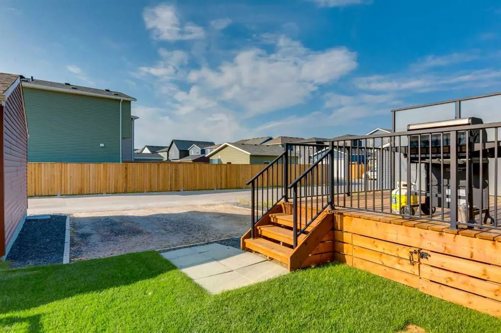 311 Livingston View NW