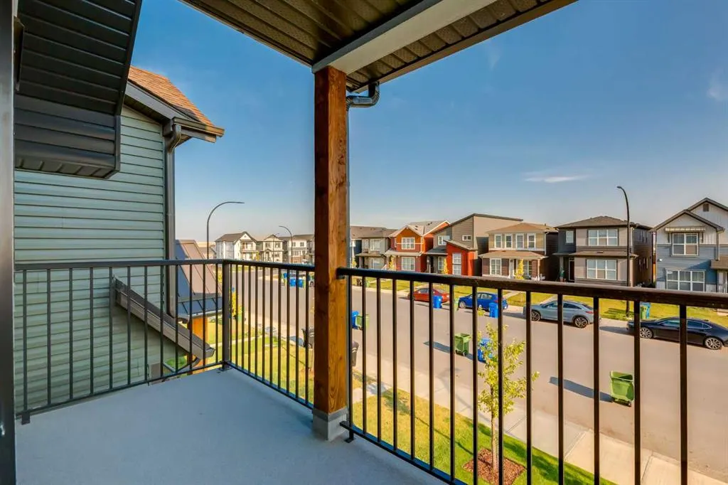 311 Livingston View NW
