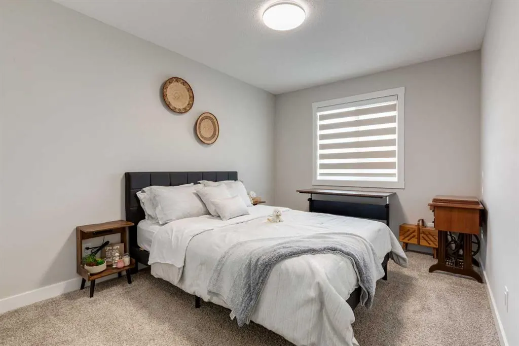 311 Livingston View NW