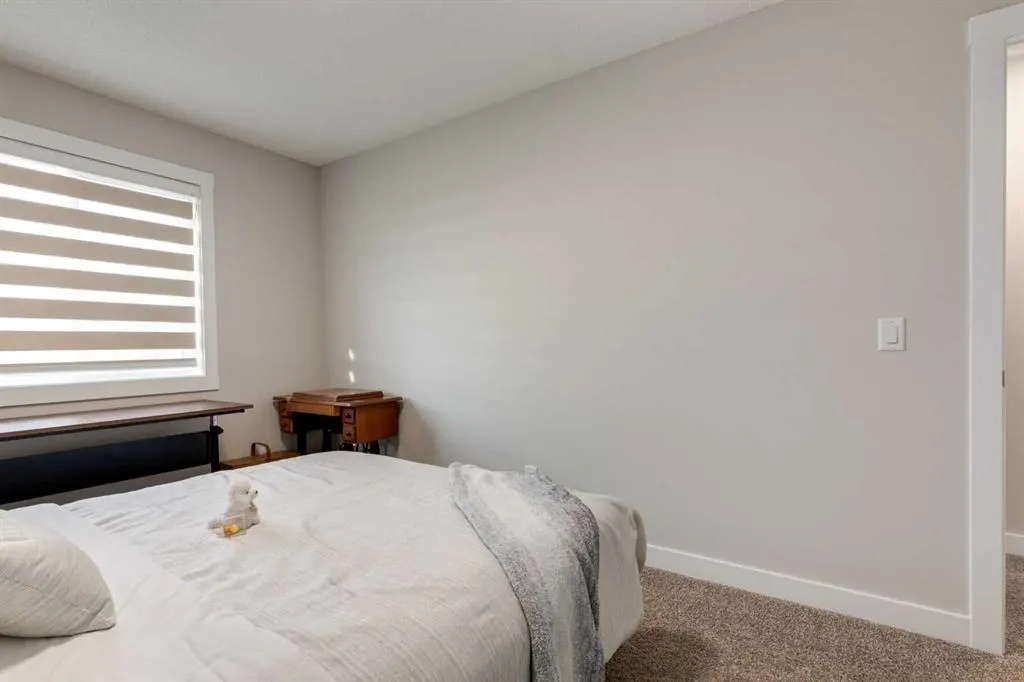 311 Livingston View NW