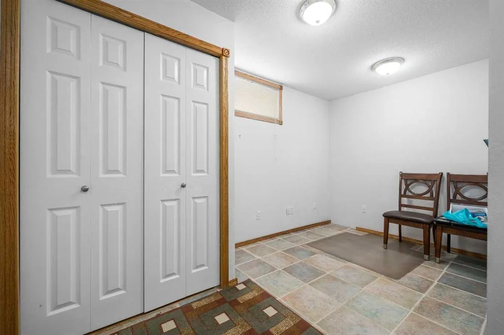 14 Redcliff Way SW