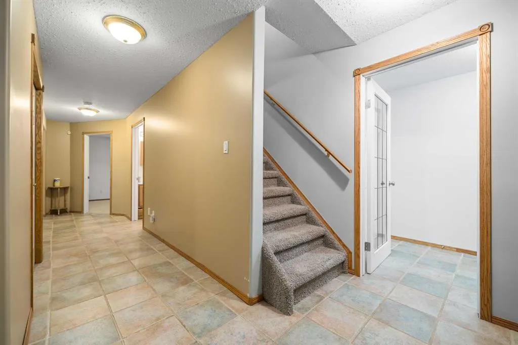 14 Redcliff Way SW