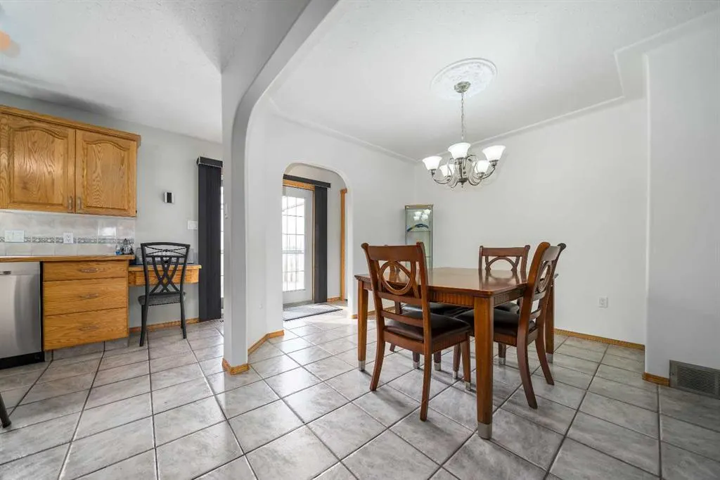 14 Redcliff Way SW