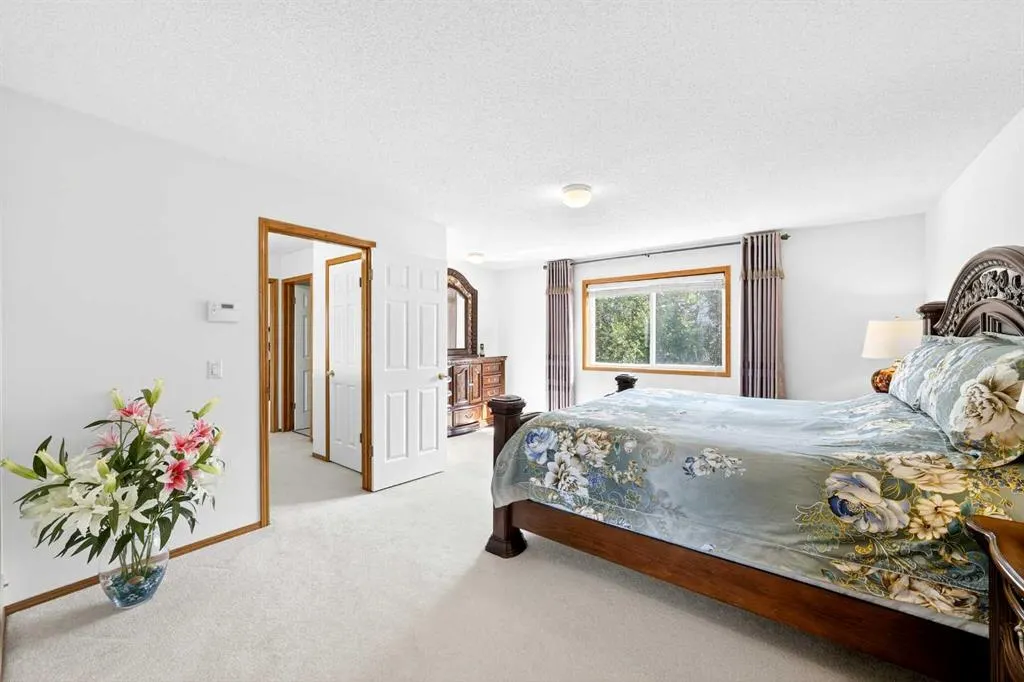 9200 Edgebrook Drive NW