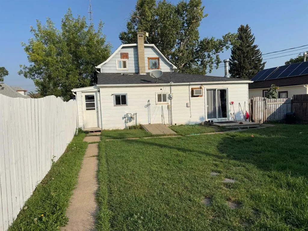 223 2 Street N