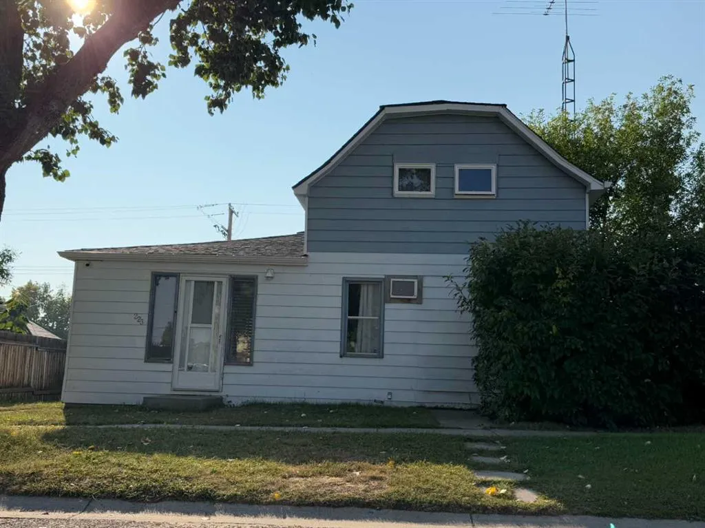 223 2 Street N
