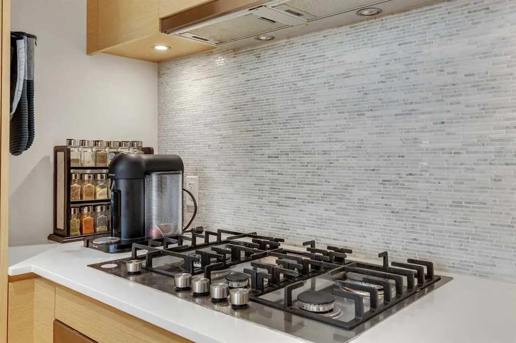 1025 5 Avenue SW, #413