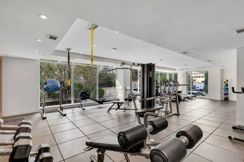 1025 5 Avenue SW, #413