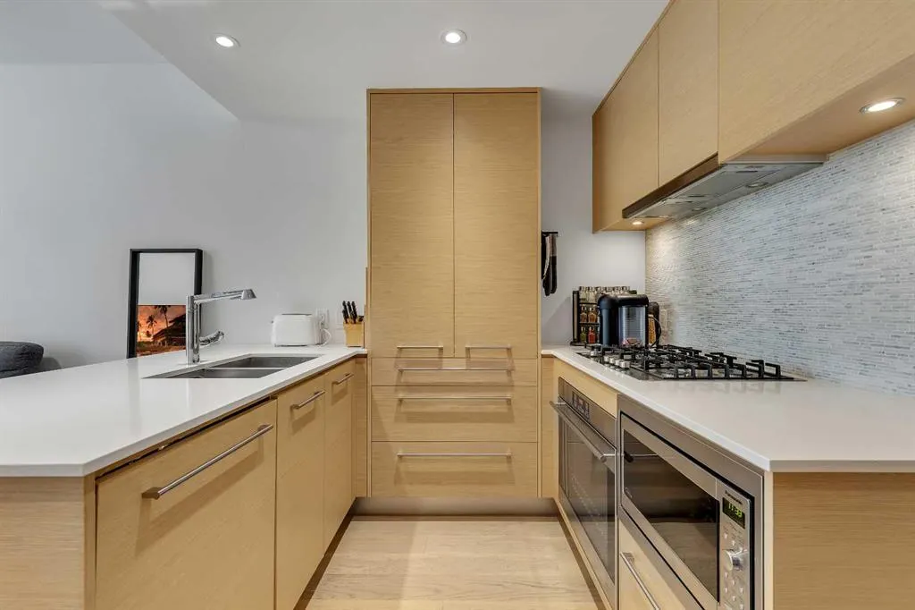 1025 5 Avenue SW, #413