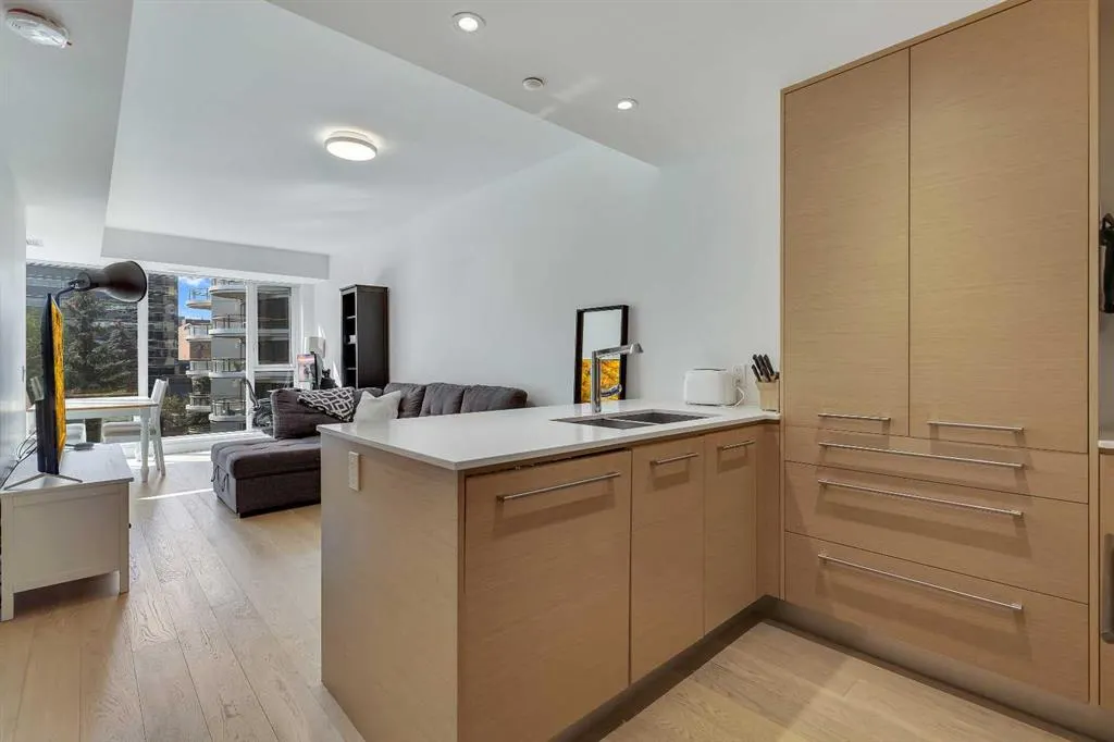 1025 5 Avenue SW, #413