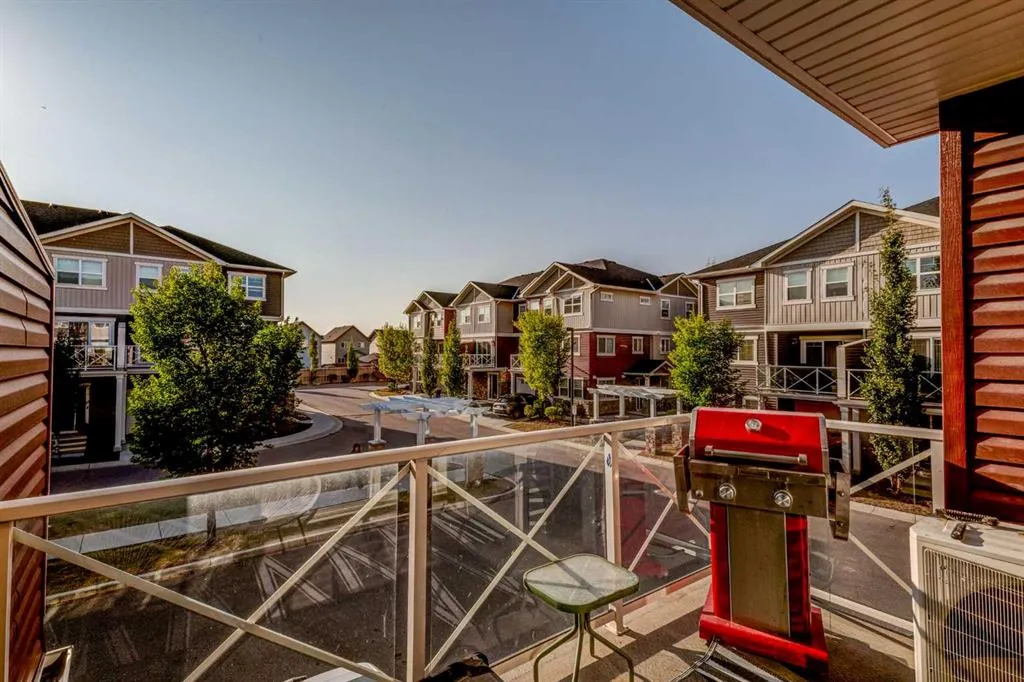 737 Skyview Ranch Grove NE