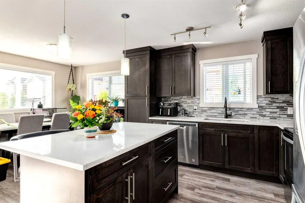 737 Skyview Ranch Grove NE