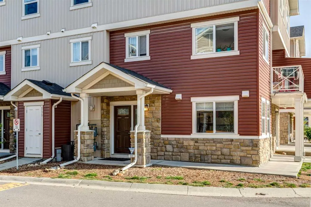 737 Skyview Ranch Grove NE